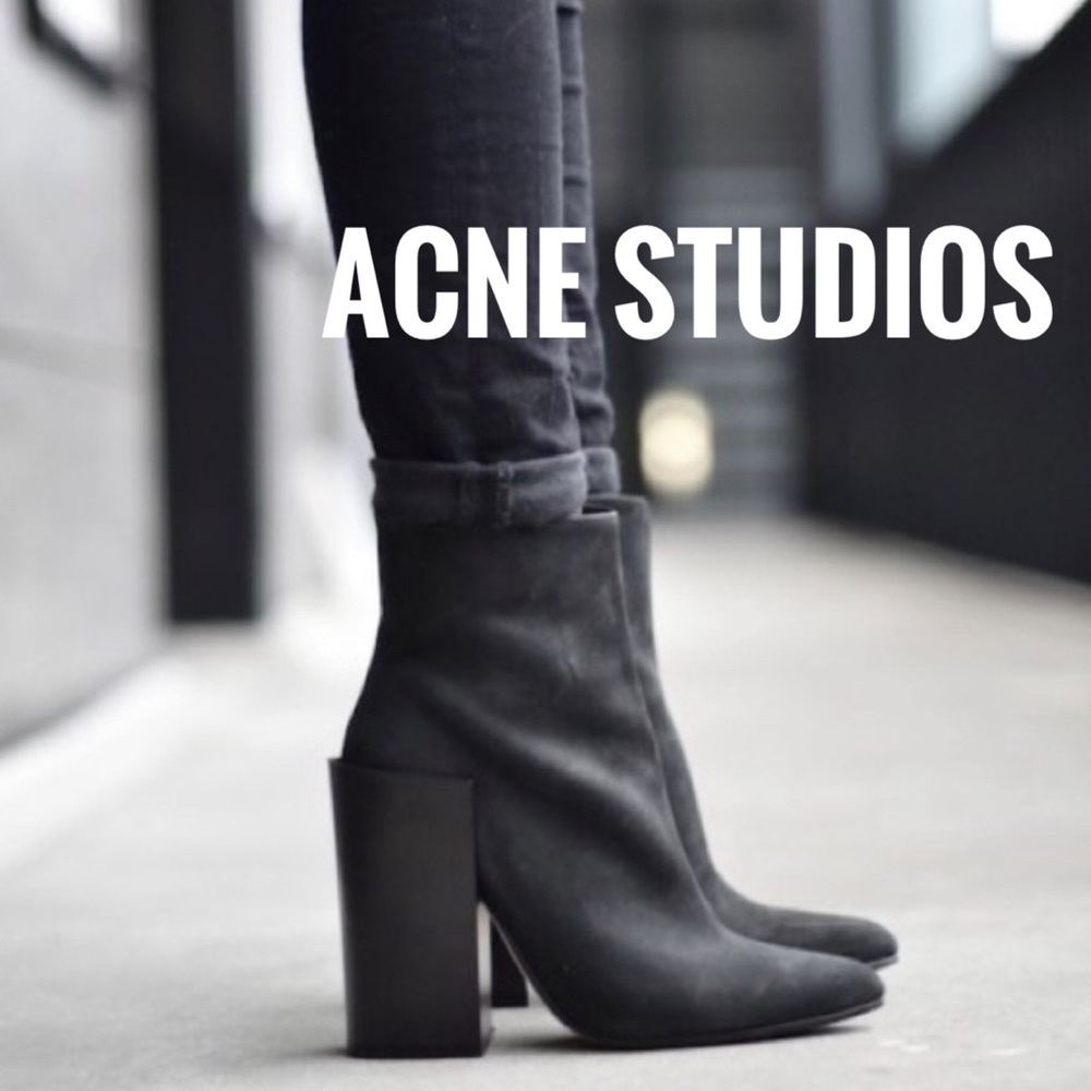 BLACK Short Block Heel ANKLE BOOT